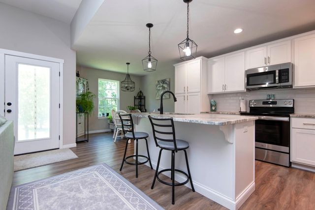 1502 W Parkview Avenue, Ozark, MO 65721