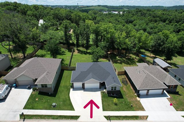 1502 W Parkview Avenue, Ozark, MO 65721