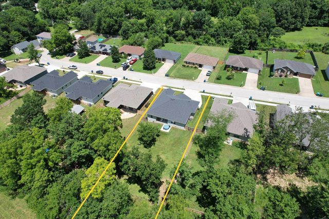 1502 W Parkview Avenue, Ozark, MO 65721