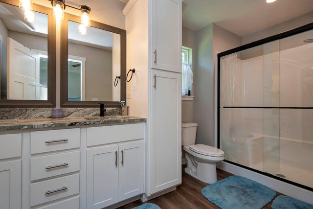 1502 W Parkview Avenue, Ozark, MO 65721