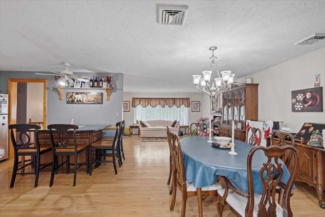 11 Dunkirk Ave, Worcester, MA 01604