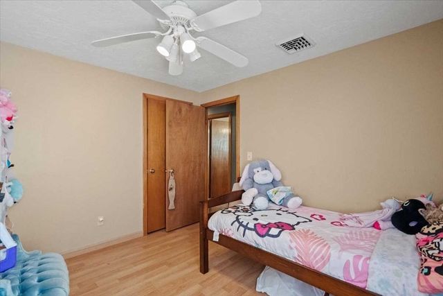 11 Dunkirk Ave, Worcester, MA 01604