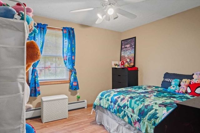 11 Dunkirk Ave, Worcester, MA 01604