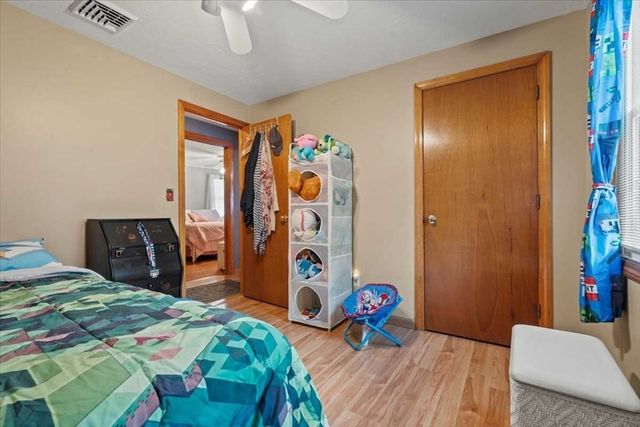 11 Dunkirk Ave, Worcester, MA 01604