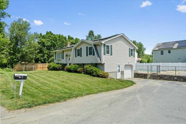 11 Dunkirk Ave, Worcester, MA 01604