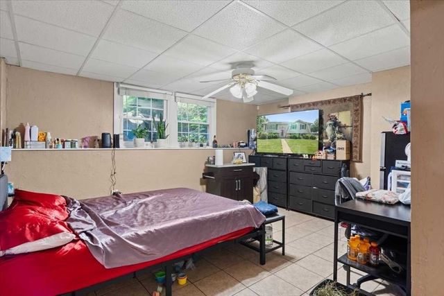 11 Dunkirk Ave, Worcester, MA 01604