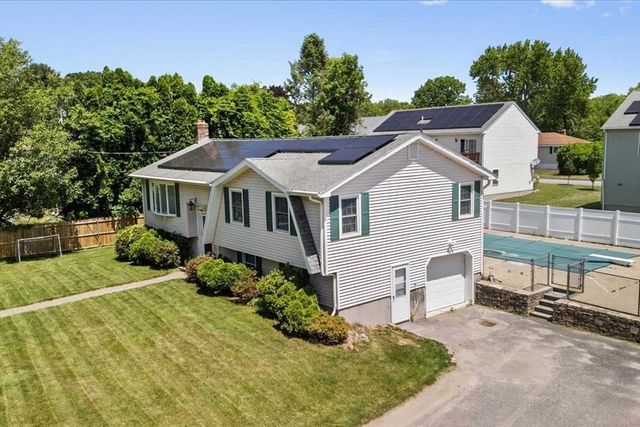 11 Dunkirk Ave, Worcester, MA 01604