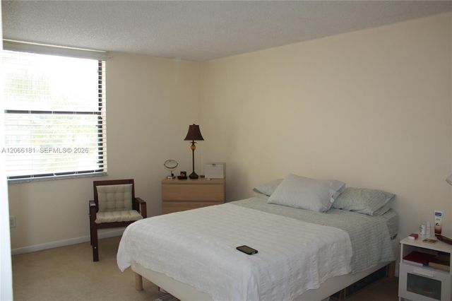 14211 N Kendall Drive 207E, Miami, FL 33186