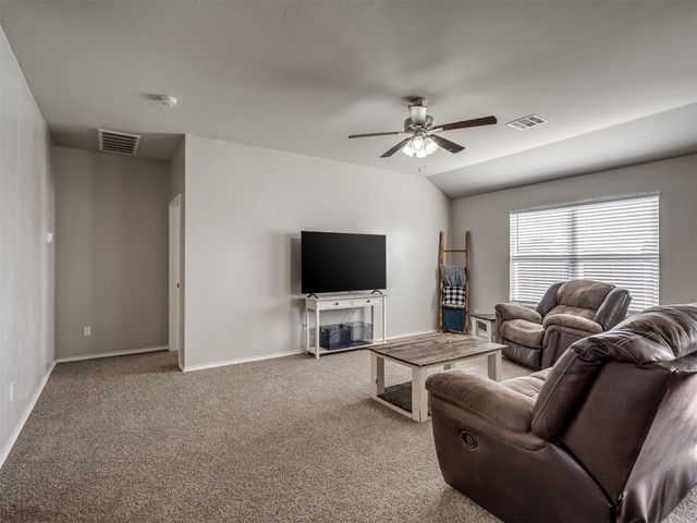 9900 Ruger Road, Yukon, OK 73099
