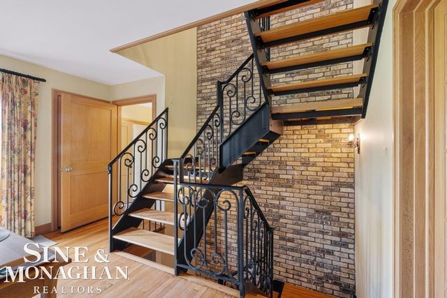 15808 -15810 Windmill Pointe Drive, Grosse Pointe Park, MI 48230
