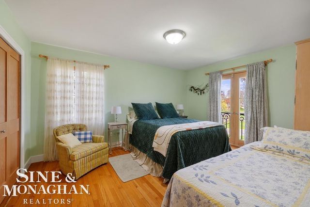 15808 -15810 Windmill Pointe Drive, Grosse Pointe Park, MI 48230