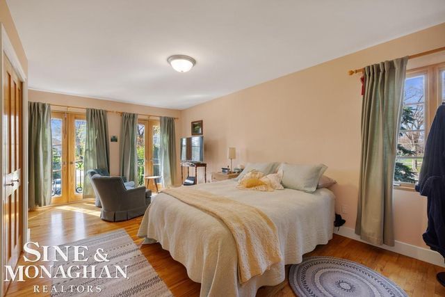 15808 -15810 Windmill Pointe Drive, Grosse Pointe Park, MI 48230
