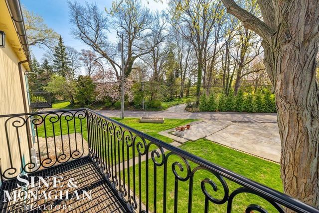 15808 -15810 Windmill Pointe Drive, Grosse Pointe Park, MI 48230