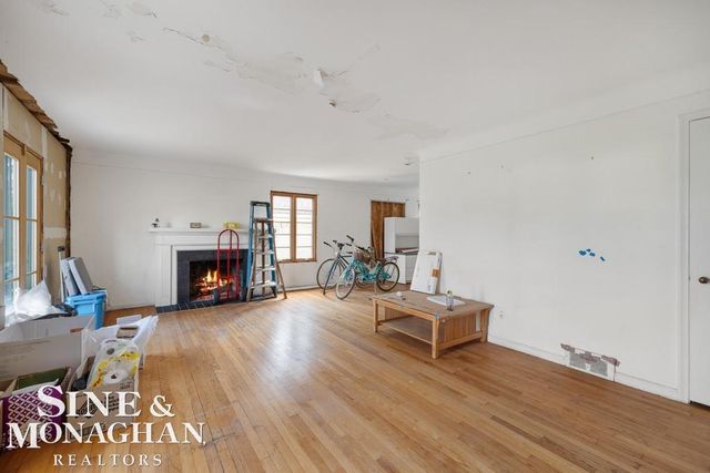 15808 -15810 Windmill Pointe Drive, Grosse Pointe Park, MI 48230