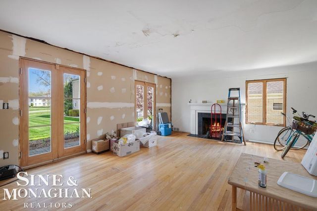 15808 -15810 Windmill Pointe Drive, Grosse Pointe Park, MI 48230