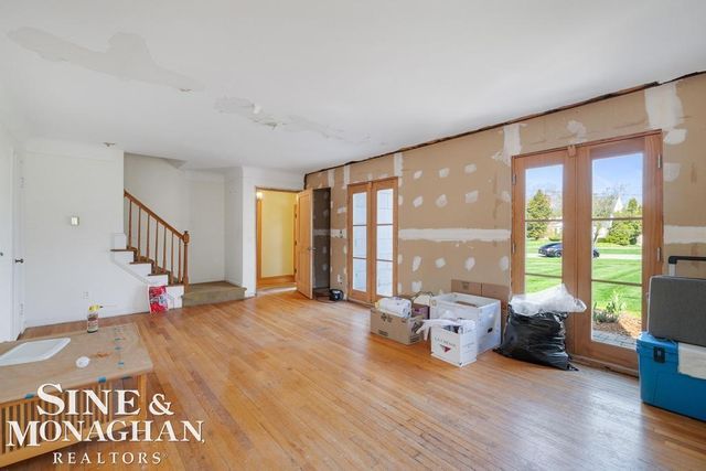 15808 -15810 Windmill Pointe Drive, Grosse Pointe Park, MI 48230