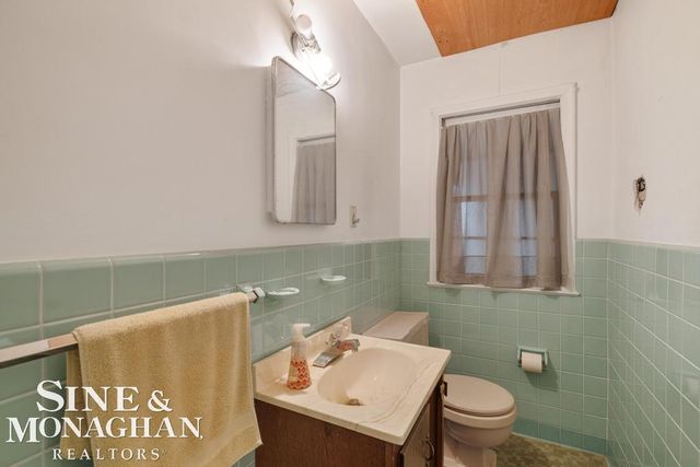 15808 -15810 Windmill Pointe Drive, Grosse Pointe Park, MI 48230