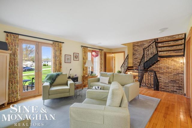15808 -15810 Windmill Pointe Drive, Grosse Pointe Park, MI 48230