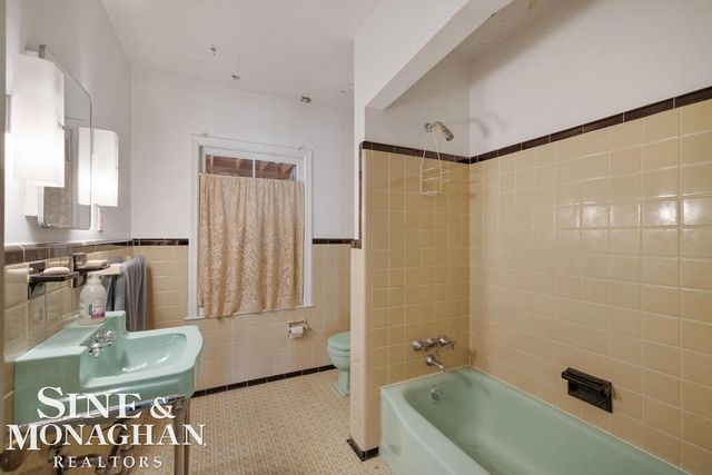 15808 -15810 Windmill Pointe Drive, Grosse Pointe Park, MI 48230