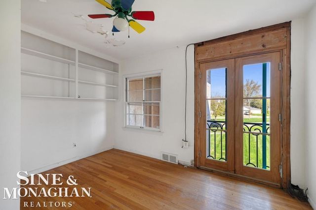15808 -15810 Windmill Pointe Drive, Grosse Pointe Park, MI 48230