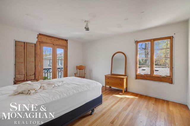 15808 -15810 Windmill Pointe Drive, Grosse Pointe Park, MI 48230