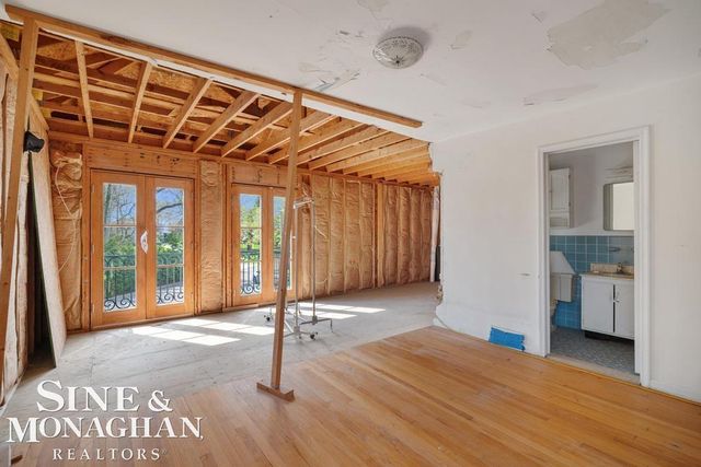 15808 -15810 Windmill Pointe Drive, Grosse Pointe Park, MI 48230