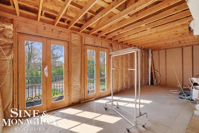 15808 -15810 Windmill Pointe Drive, Grosse Pointe Park, MI 48230