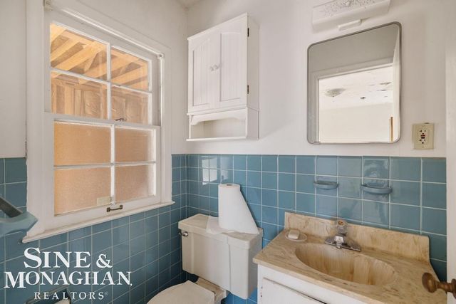 15808 -15810 Windmill Pointe Drive, Grosse Pointe Park, MI 48230