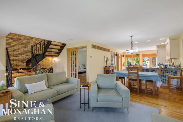 15808 -15810 Windmill Pointe Drive, Grosse Pointe Park, MI 48230