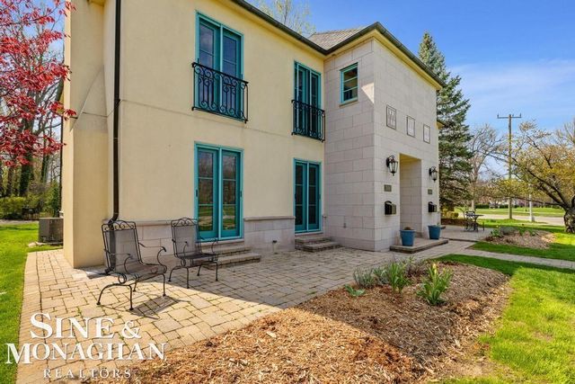 15808 -15810 Windmill Pointe Drive, Grosse Pointe Park, MI 48230