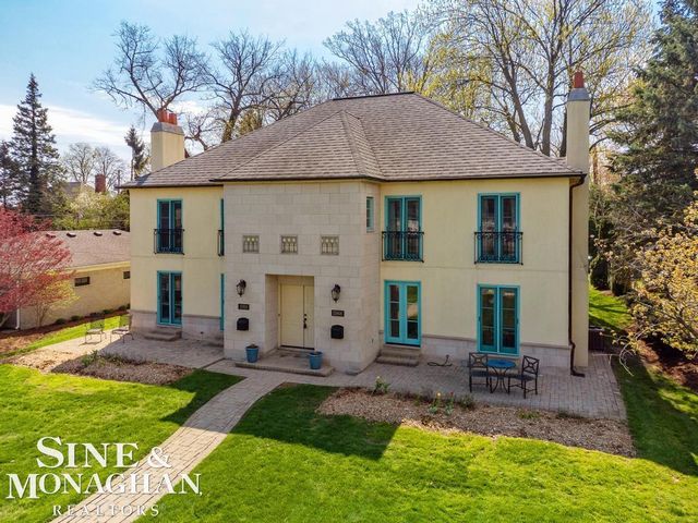 15808 -15810 Windmill Pointe Drive, Grosse Pointe Park, MI 48230