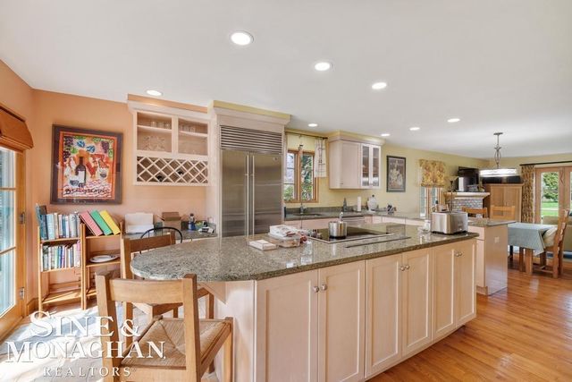 15808 -15810 Windmill Pointe Drive, Grosse Pointe Park, MI 48230