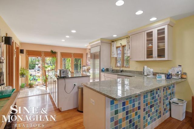 15808 -15810 Windmill Pointe Drive, Grosse Pointe Park, MI 48230