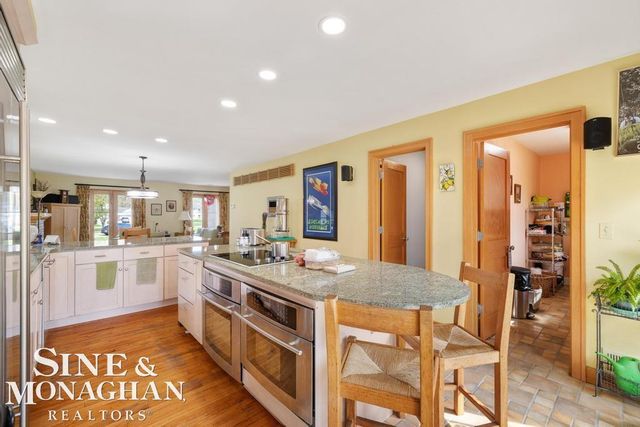 15808 -15810 Windmill Pointe Drive, Grosse Pointe Park, MI 48230