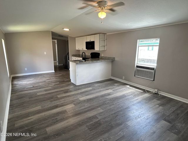8419 MCGLOTHLIN Street, Jacksonville, FL 32210