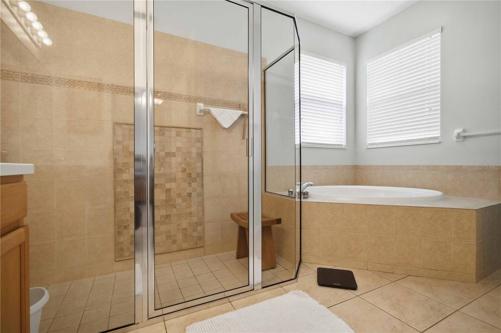 Image 17 of property listing at 236 GOLDEN HARBOUR TRAIL, Bradenton, FL 34212