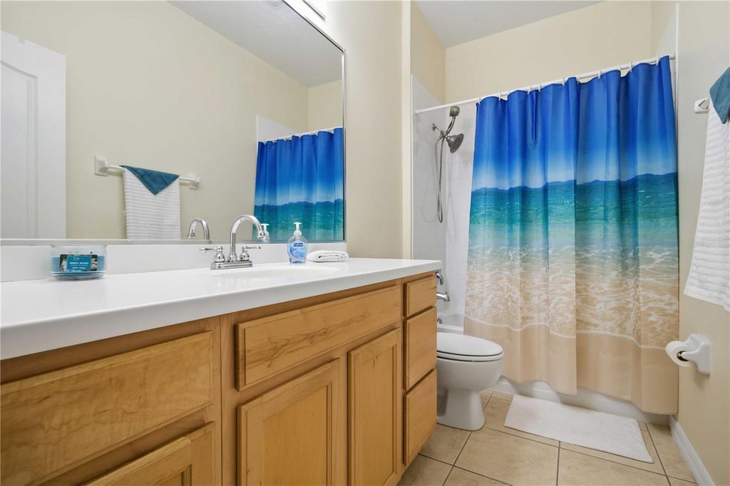Image 23 of property listing at 236 GOLDEN HARBOUR TRAIL, Bradenton, FL 34212