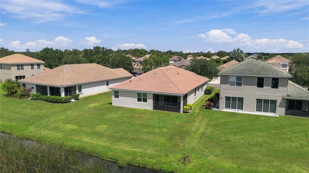 Image 36 of property listing at 236 GOLDEN HARBOUR TRAIL, Bradenton, FL 34212