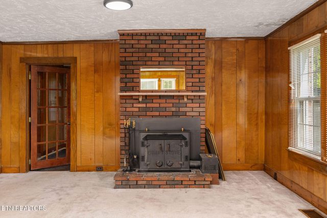 303 E Louise Ave, Morristown, TN 37813