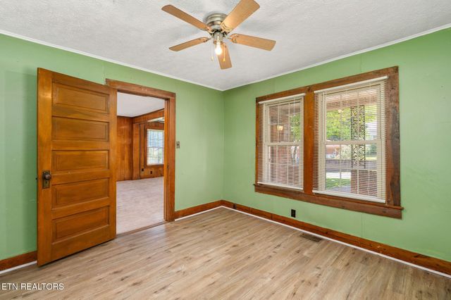 303 E Louise Ave, Morristown, TN 37813