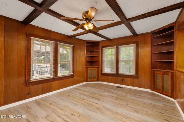 303 E Louise Ave, Morristown, TN 37813