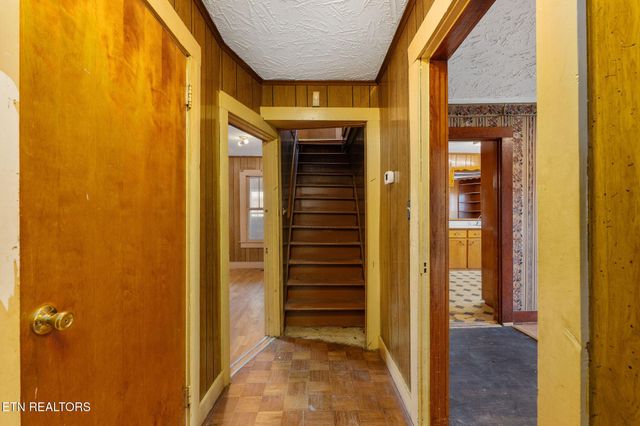 303 E Louise Ave, Morristown, TN 37813