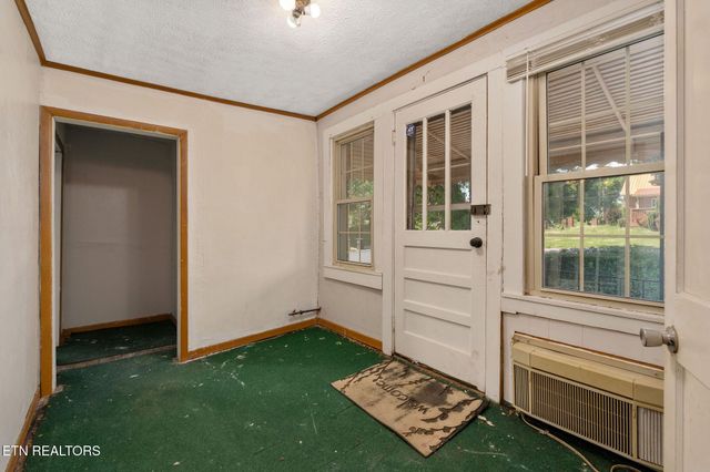 303 E Louise Ave, Morristown, TN 37813