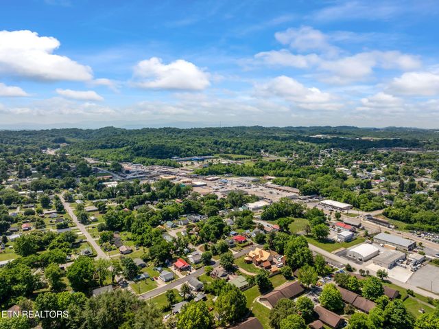 303 E Louise Ave, Morristown, TN 37813