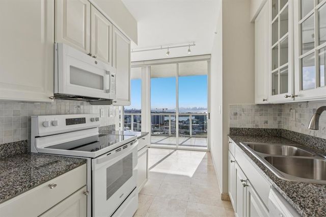 7330 Ocean Terrace LPH-C, Miami Beach, FL 33141