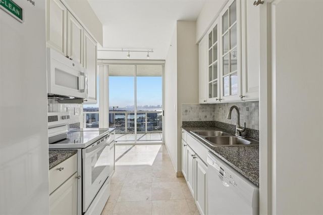 7330 Ocean Terrace LPH-C, Miami Beach, FL 33141