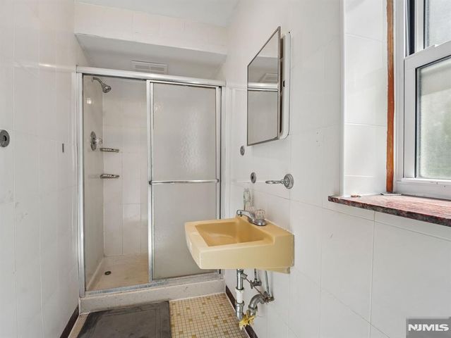 436 Sylvan Street, Saddle Brook, NJ 07663