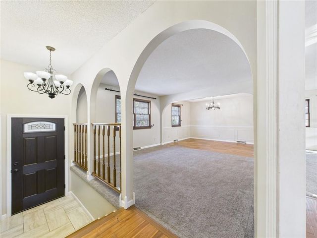 90 Grandview Drive, Warrensburg, MO 64093