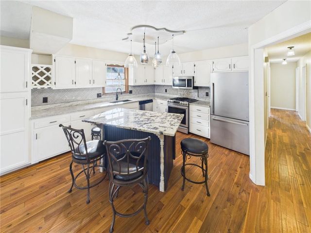 90 Grandview Drive, Warrensburg, MO 64093