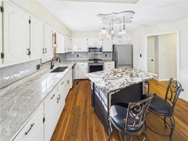 90 Grandview Drive, Warrensburg, MO 64093